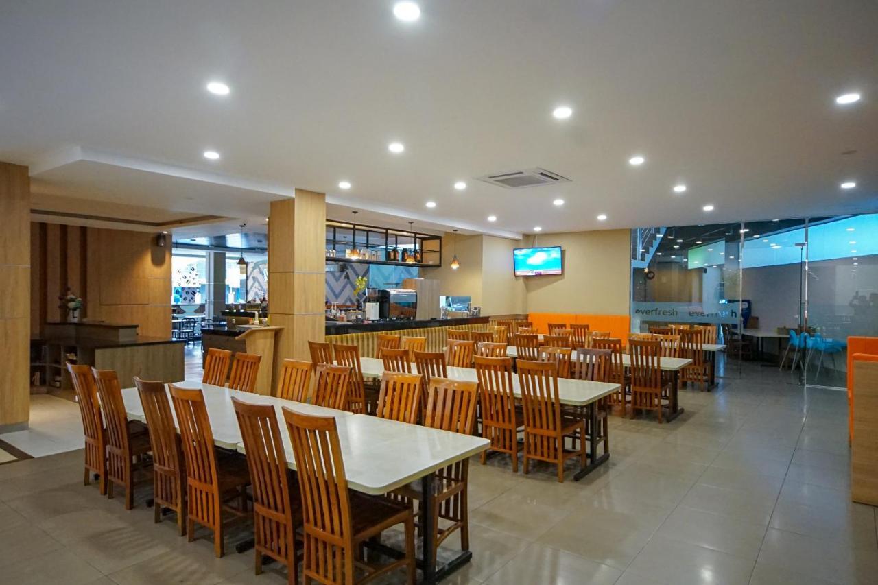 Oyo 344 Kr Hotel Palembang Eksteriør bilde