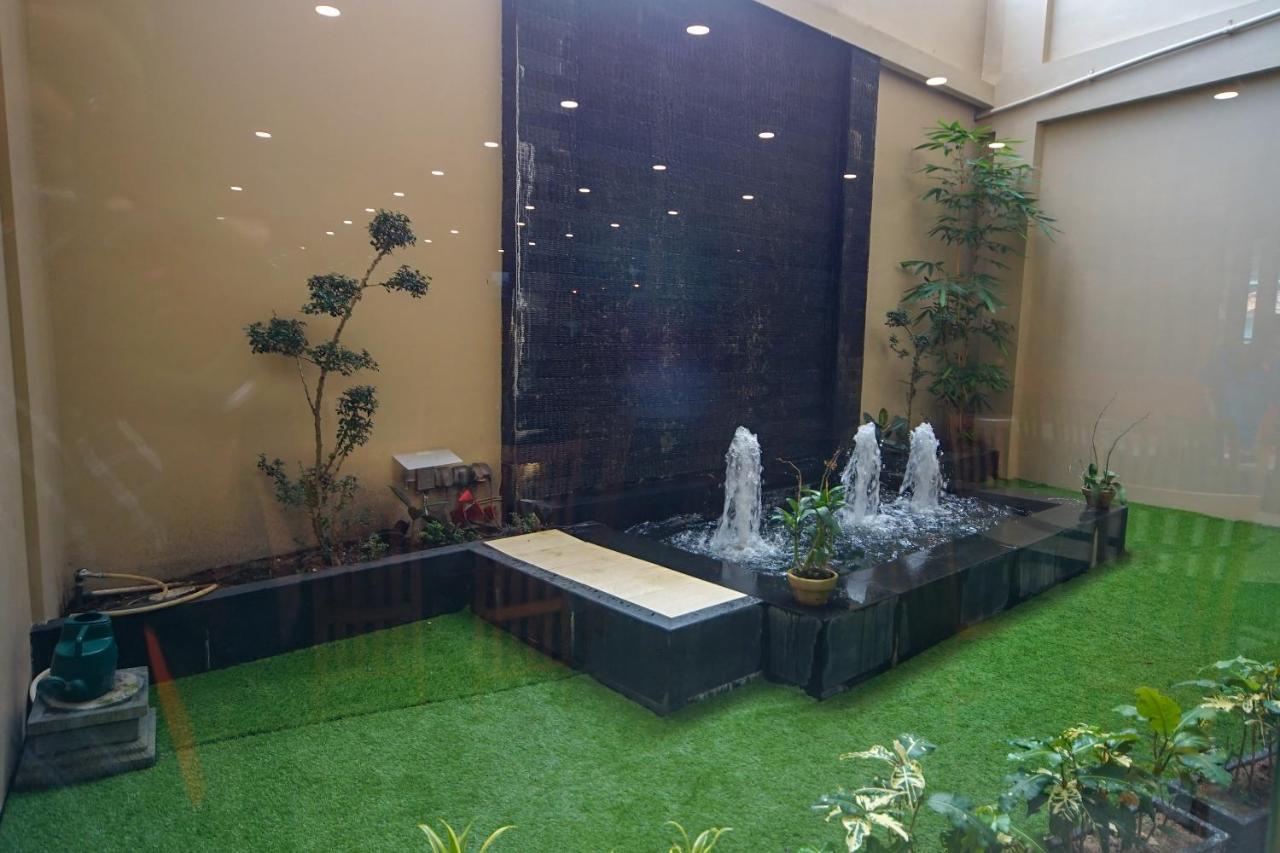 Oyo 344 Kr Hotel Palembang Eksteriør bilde