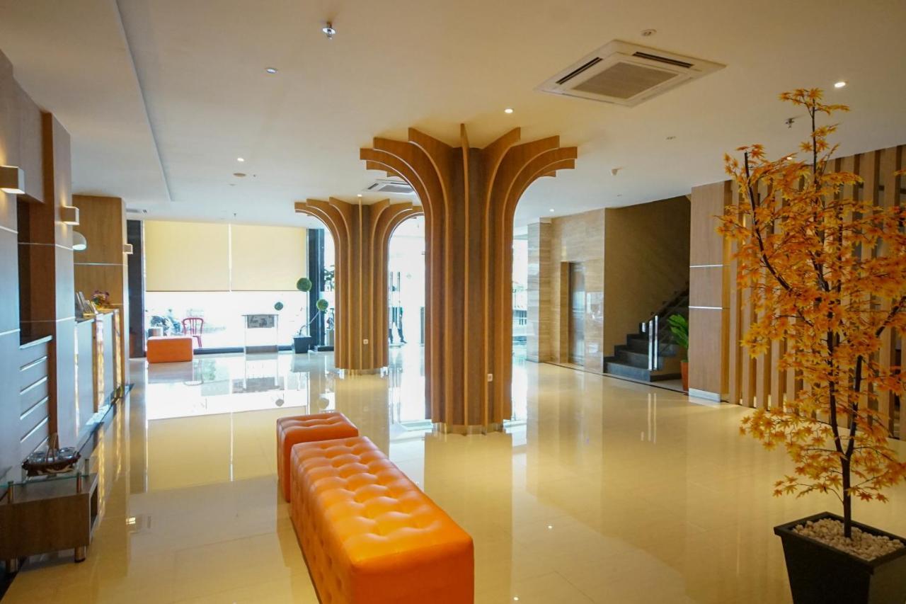 Oyo 344 Kr Hotel Palembang Eksteriør bilde