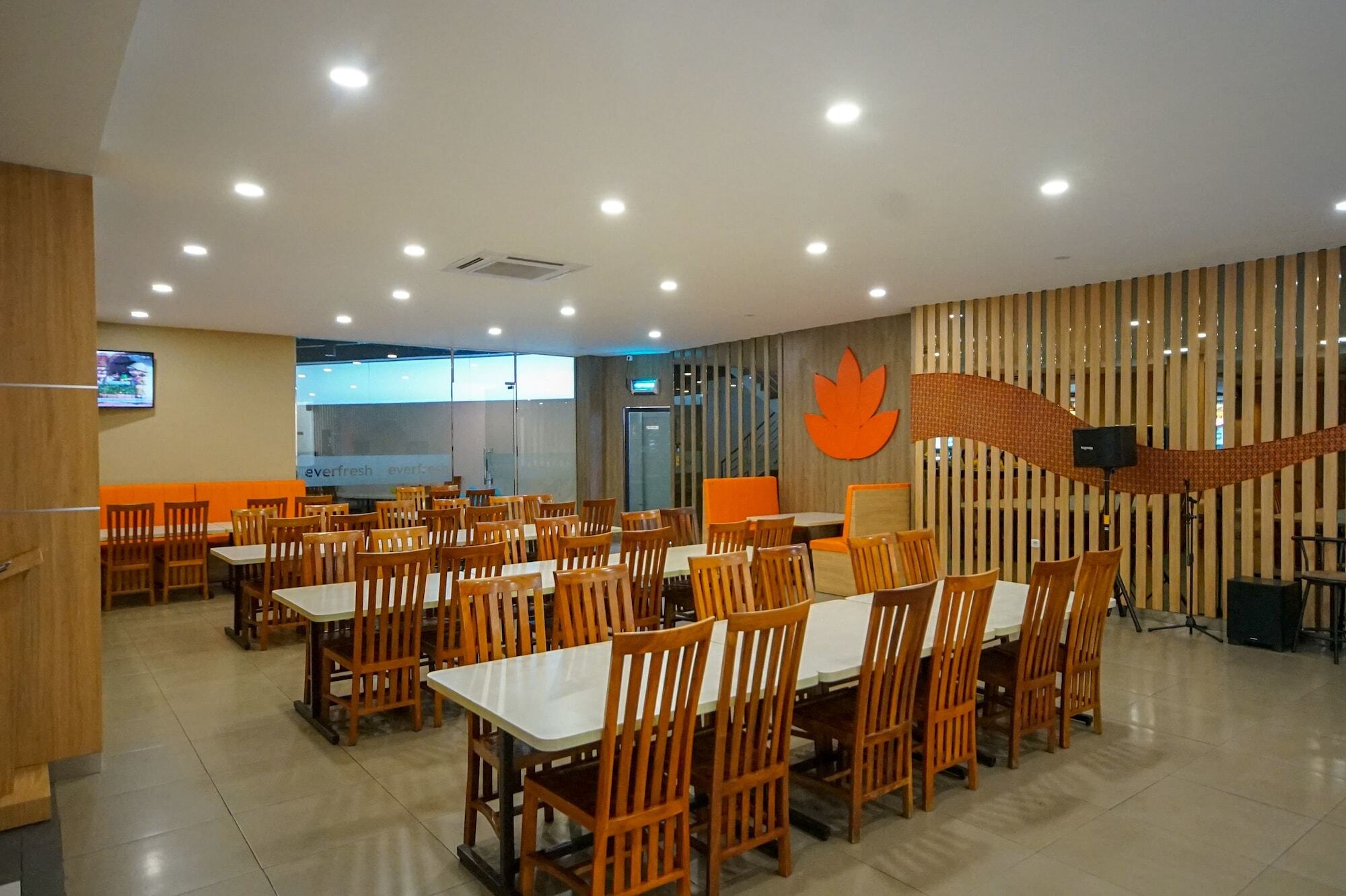 Oyo 344 Kr Hotel Palembang Eksteriør bilde